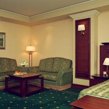 Grand Hotel